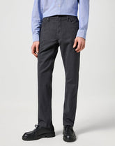 Męskie Spodnie Materiałowe Wrangler Greensboro Charcoal 112358042 W15Q014757